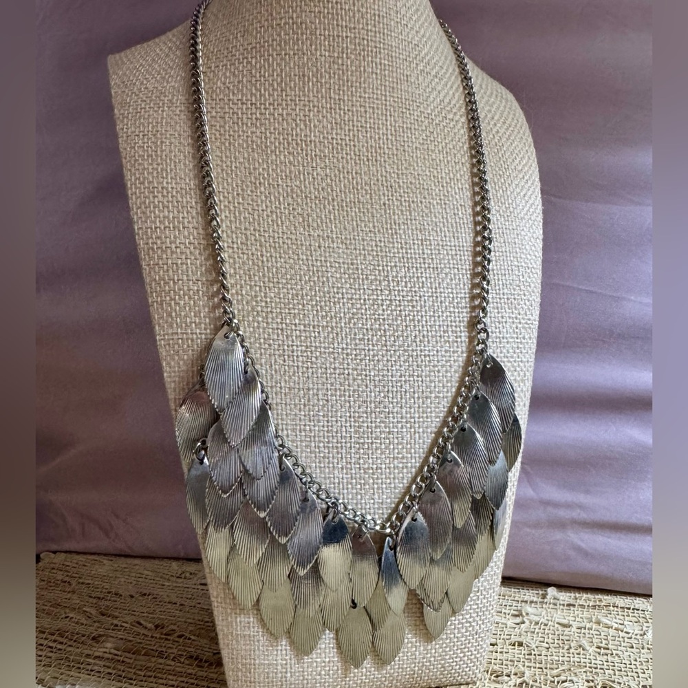 Dramatic Statement Bib Necklace Of Cascading Leaf… - image 4